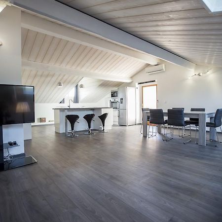 Appartamento Sherlock Loft By Connexion Cannes Esterno foto